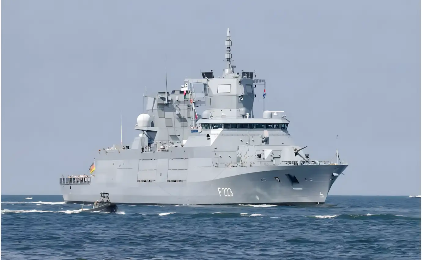 Fragata alemã Nordrhein-Westfalen chega a Chipre em meio à maior mobilização naval europeia no Mediterrâneo