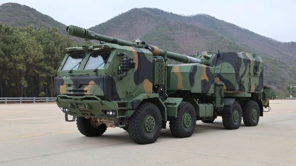 K9 Thunder: nova versão sobre rodas mira mercado global de defesa