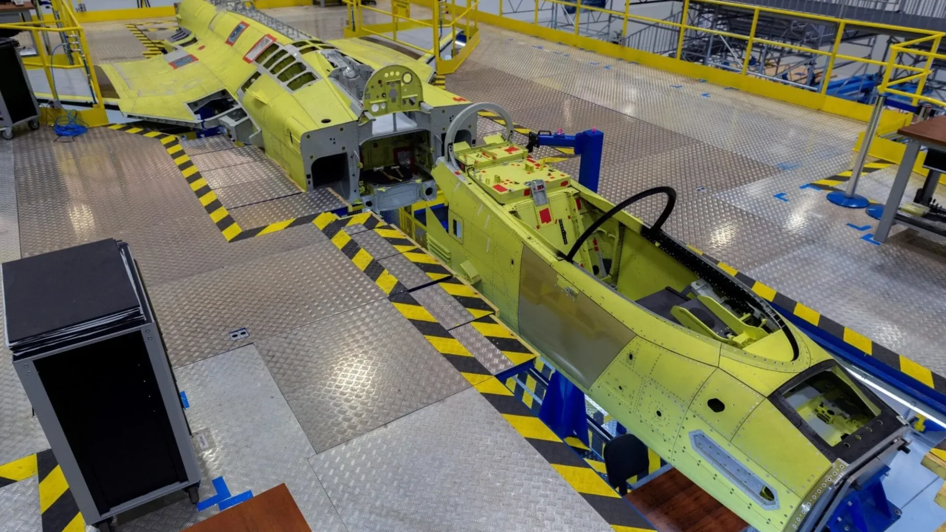 Linha de produção do F-39E Gripen na unidade da Embraer em Gavião Peixoto SP