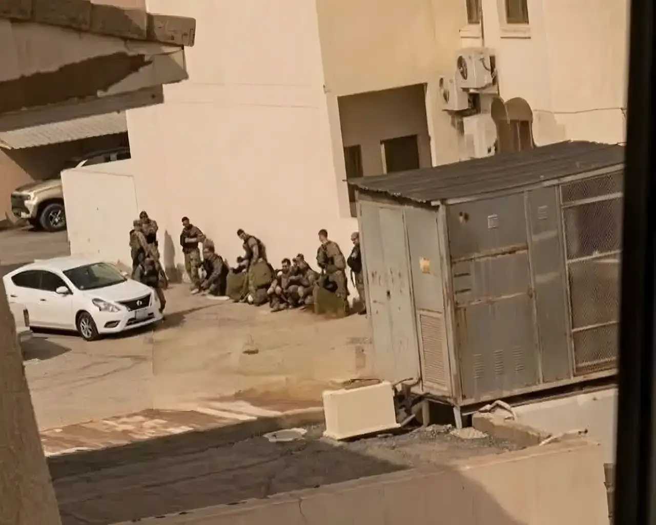 Soldados americanos em operação no Oriente Médio durante conflito com Irã