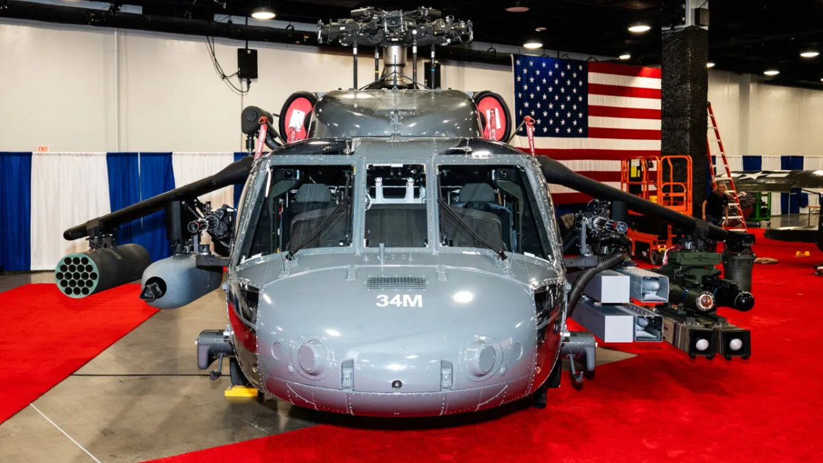 Black Hawk ganha kits armados: em 3 horas vira aeronave de ataque