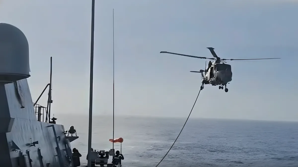 Super Lynx pousa na Fragata Tamandaré e marca nova era naval
